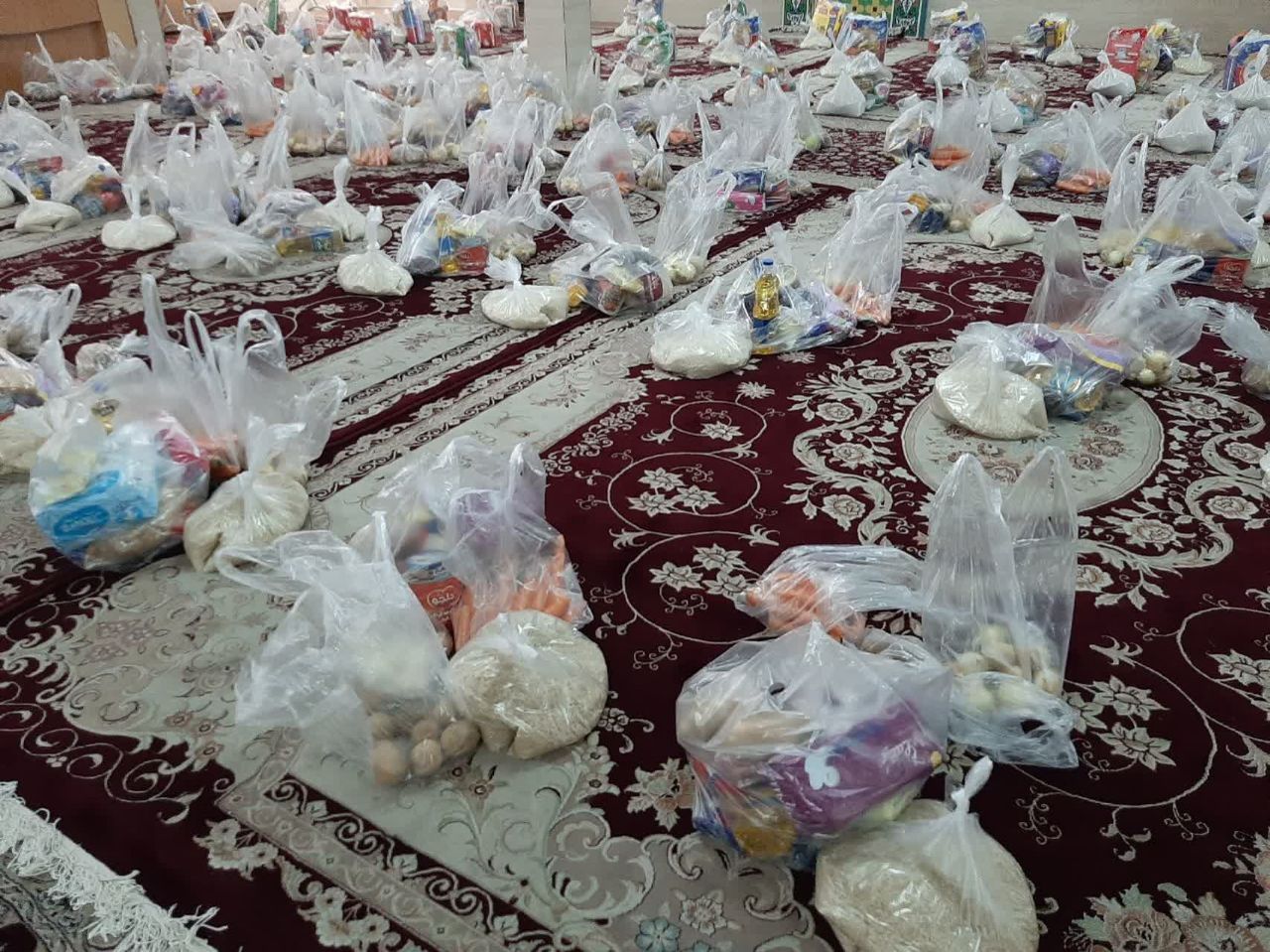 برای فردا//اقدامات بسیج خواهران دانشگاه یزد در بحران کرونا و شروع ماه رمضان/ توزیع بسته های غذایی در محلات محروم شهرستان یزد
