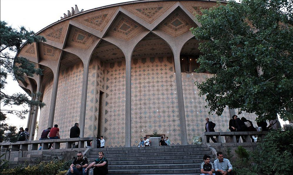 قدیمی‌ترین تماشاخانه‌های تهران / از ساخت هتل ۴۰۰ اتاقه تا نبض کُند تئاتر