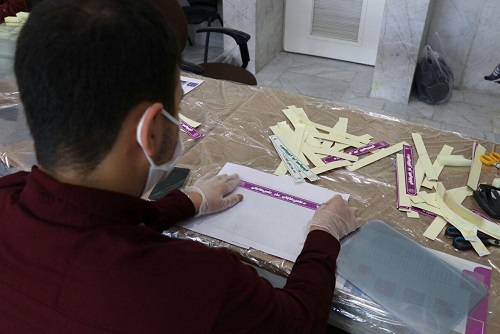 //۶۰۰ شیلد محافظ صورت به دانشجویان دانشگاه علوم پزشکی کرمانشاه اهدا شد