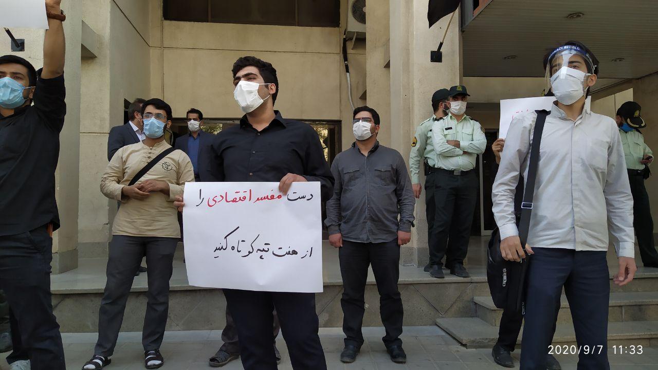 دانشجویان انقلابی دانشگاه‌های تهران در اعتراض به خصوصی‌سازی‌های غیراصولی تجمع کردند