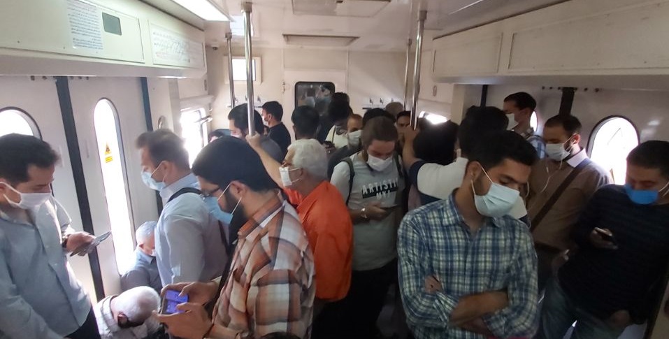 مسافری با نام کرونا در متروی تهران/ موج سوم کووید19 با حمل‌ونقل عمومی جابه‌جا می‌شود