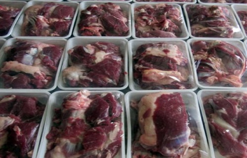 بمااااااند//جهادگران دزفولی اقدام به ذبح و توزیع بسته‌های گوشت گوسفندی بین نیازمندان کردند