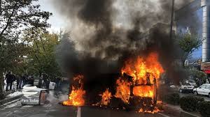 آشوب و ترور بنزینی منافقین علیه مردم ایران در آبان 98/ سازمانی که اجازه اعتراض مسالمت‌آمیز به ملت را نمی‌دهد!
