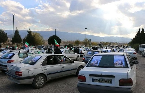 اماده//جمعی از دانشجویان و مردم بروجرد تجمع خودرویی برگزار کردند + عکس