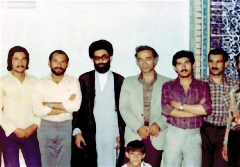 گزارشی از جلسات قرآن آیت‌الله خامنه‌ای در دهه ۵۰+ عکس