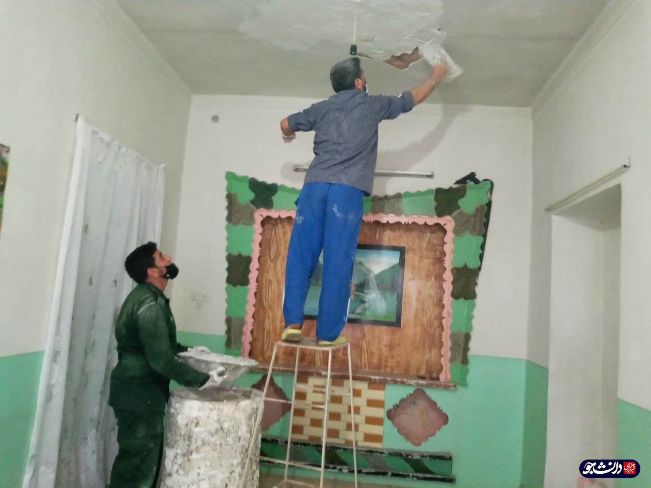 دانشجویان بسیجی دانشگاه آزاد سمنان به بازسازی یکی از منازل حاشیه ای پرداختند