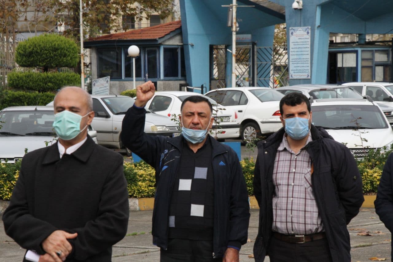 برگزاری تجمع اعتراضی دانشجویان لاهیجان درمحکومیت ترور دانشمند هسته‌ای کشور