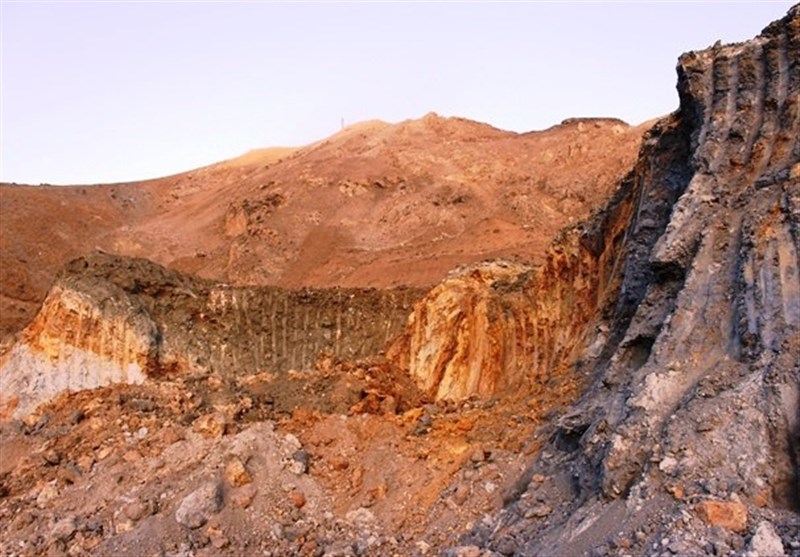 استخراج طلا معدن آدینه زنوز آذربایجان شرقی به قیمت از رفتن محیط زیست / برداشت طلای که سلامتی مردم را تهدید می‌کند