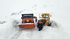 برف و کولاک راه ارتباطی ۵۲ روستای کردستان را بست