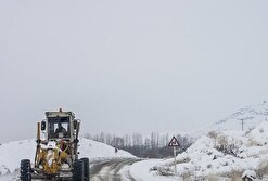هلال احمر بروجرد بیش از ۴۰۰ خودروی گرفتار در برف را امدادرسانی کرد