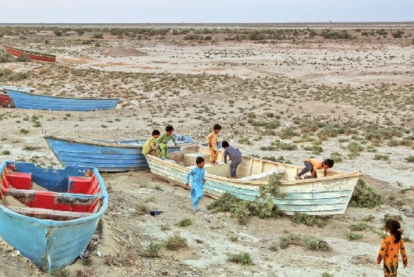 دریای عمان ناجی سیستان می‌شود؟/ موافقت مجلس با کلیات طرح انتقال آب به استان‌های شرقی