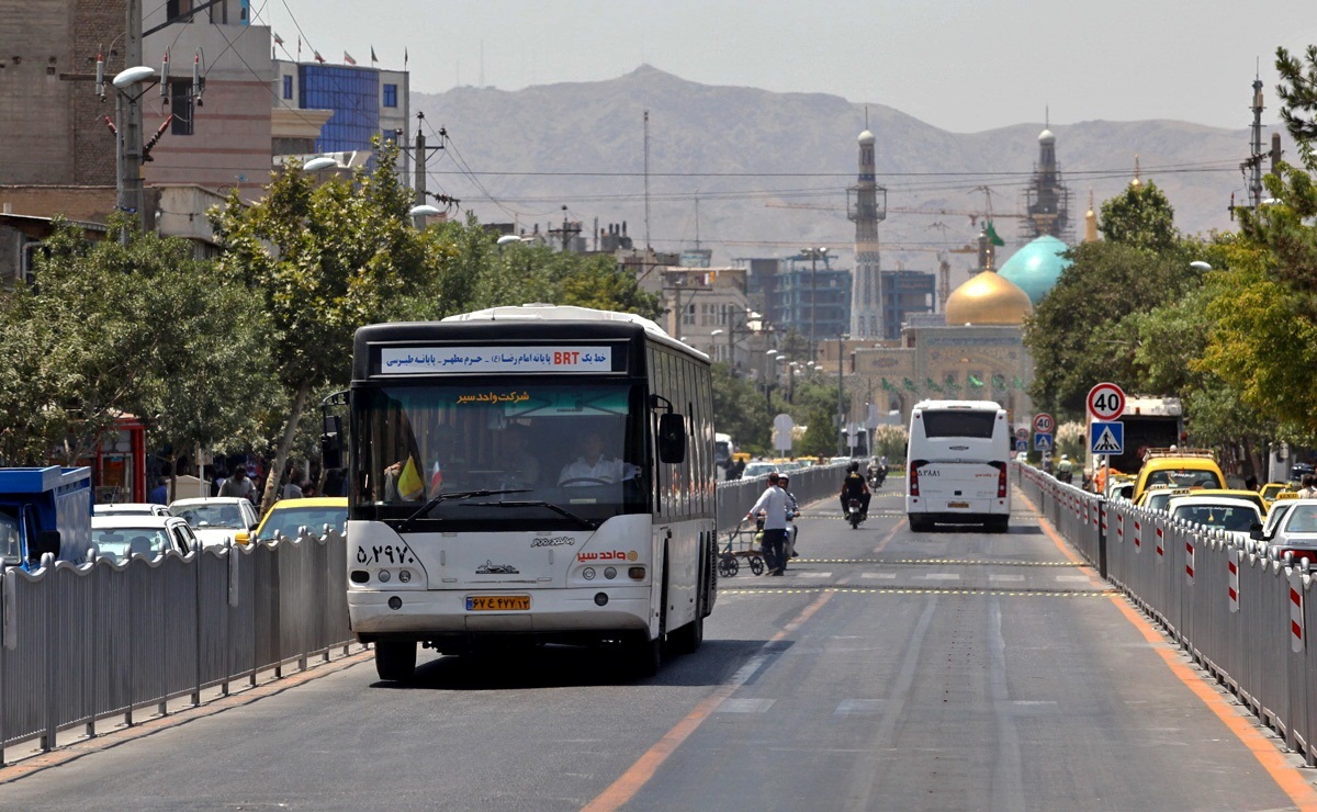 افزایش هزینه حمل‌ونقل شهری مشهد با تشویق مردم به استفاده از ناوگان عمومی در تضاد است