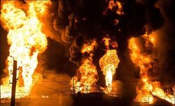 انفجار و آتش‌سوزی مهیب در انبار نفت لوهانسک در اوکراین