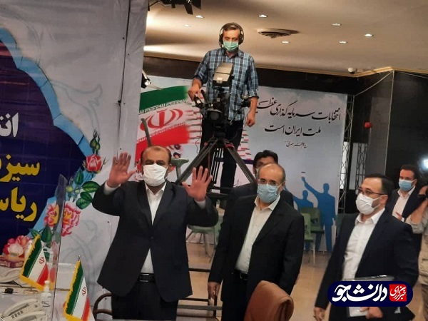 دومین روز ثبت‌نام نامزد‌های انتخاباتی ریاست‌جمهوری / ثبت نام جنجالی و پرحاشیه احمدی نژاد!