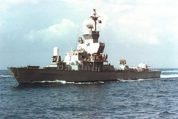 لحظه هدف قرار گرفتن یک شناور رژیم صهیونیستی توسط نیرو&zwnj;های مقاومت فلسطینی