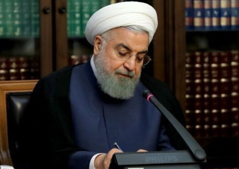 روحانی: حضور حماسی و کم‌نظیر ملت لبیک باشکوهی به رهبر انقلاب بود