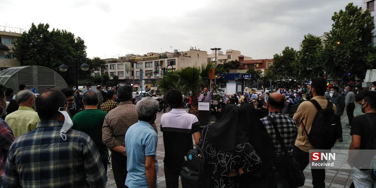 حضور دانشجویان در کف خیابان‌های تهران / صدای رسای مردم از تریبون دانشجویان