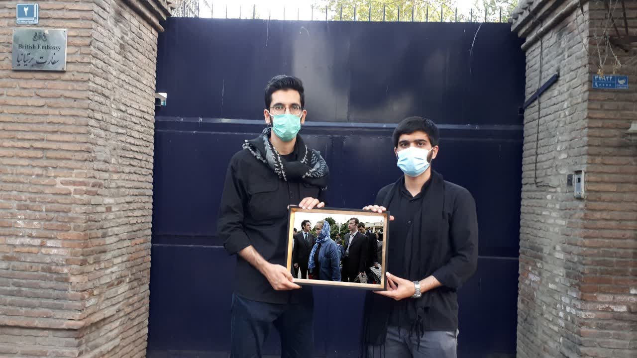 اهداء تصاویر ملوانان اسیر شده و محاکمه اعضا حزب توده به سفارتخانه های انگلیس و روسیه