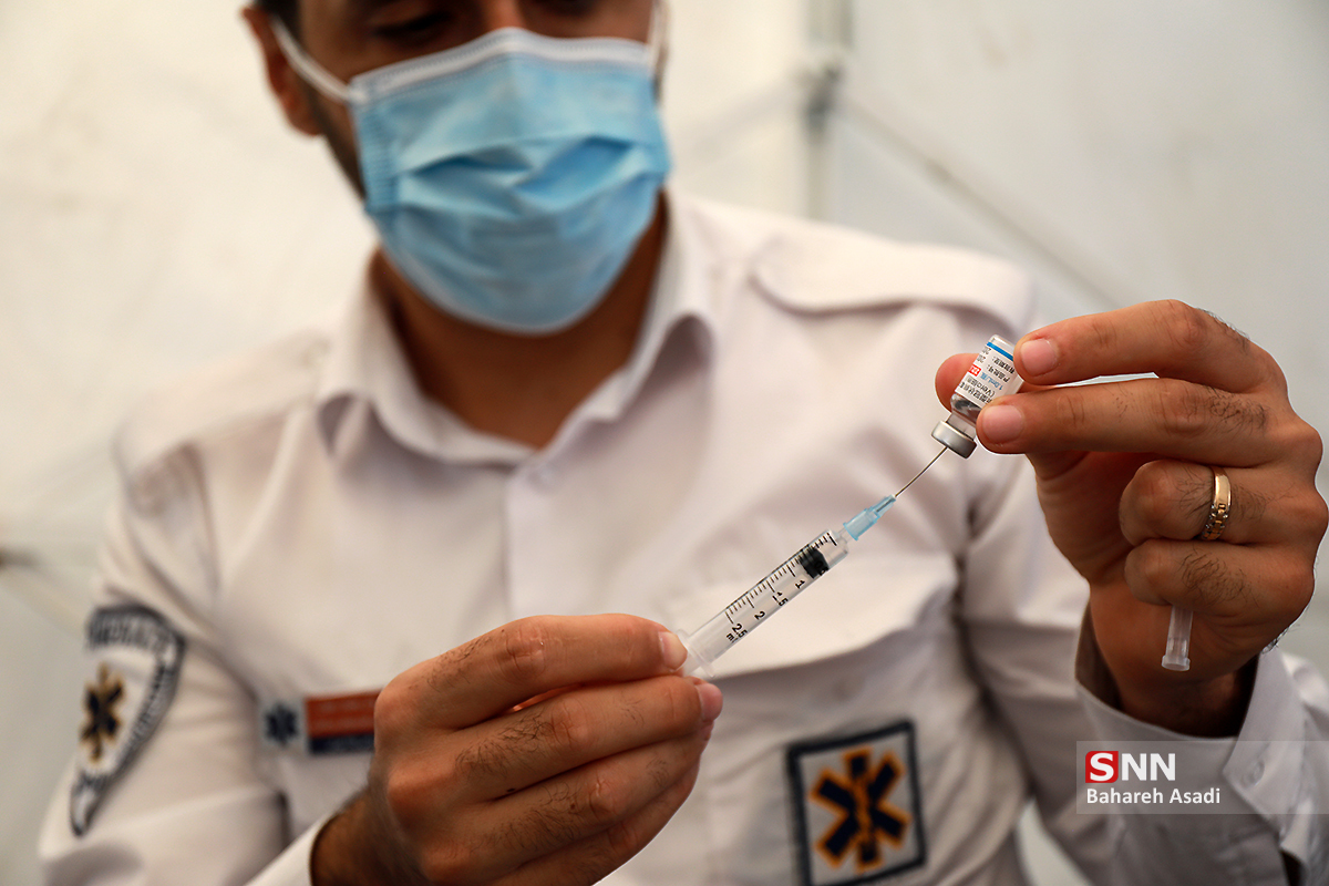 کاهش نگرانی مردم با ورود اورژانس به واکسیناسیون کرونا+عکس