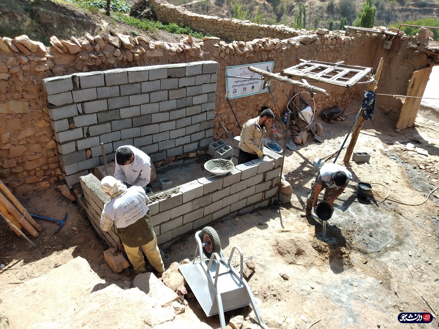 ساخت حمام و سرویس بهداشتی در روستای «درصوفیان» بجنورد / ۸۰ درصد مردم روستا محروم از زیرساخت‌های بهداشتی هستند