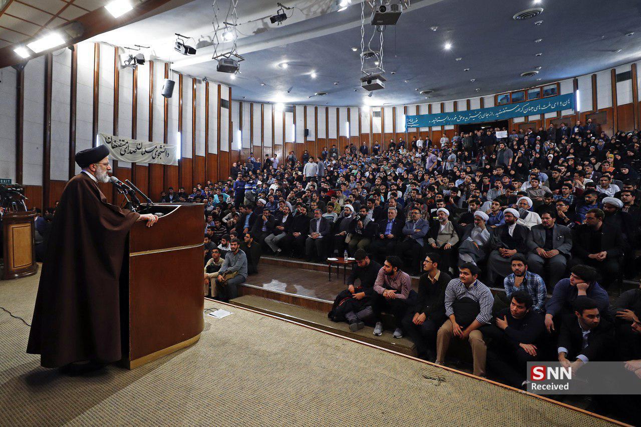 هشتمین رئیس جمهور در دانشگاه تهران / سیر نزولی پاسخگویی مسئولین در برابر دانشجویان
