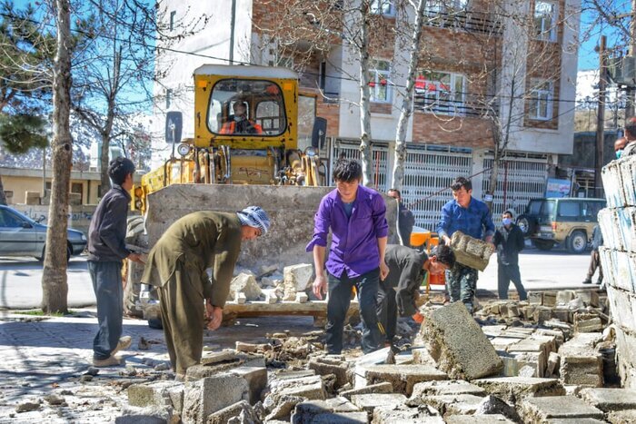 سرعت کم ساخت منازل مسکونی در مناطق زلزله زده سی‌سخت/ درخواست مردم منطقه از دولت جدید برای افزایش تسهیلات
