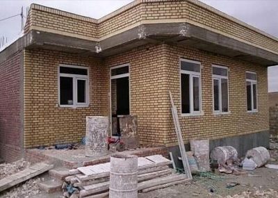 سرعت کم ساخت منازل مسکونی در مناطق زلزله زده سی‌سخت/ درخواست مردم منطقه از دولت جدید برای افزایش تسهیلات