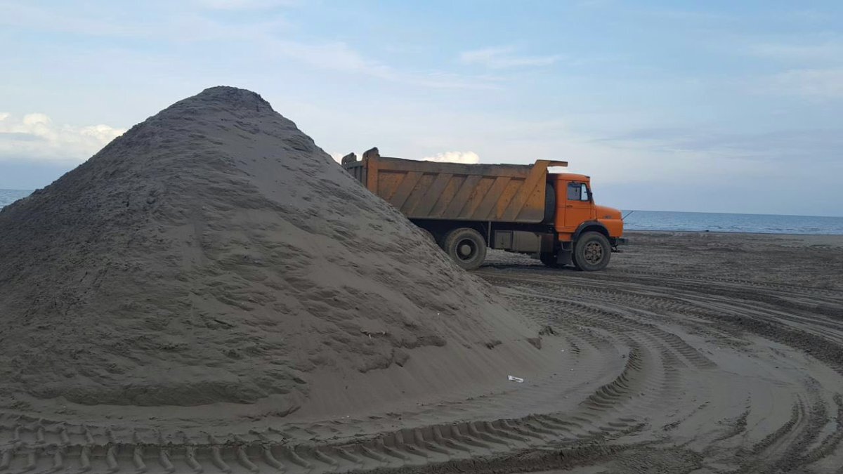 برهم زدن زیست بوم دریای خزر با پدیده ماسه خواری! / منابع طبیعی مازندران از چشم طمع سودجویان در امان نیست