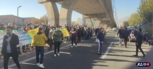 تجمع مالباختگان کینگ مانی در مقابل شرکت بادران/ فرار شرکت بادران از پاسخگویی / اعتراضات کینگ مانی همچنان ادامه دارد