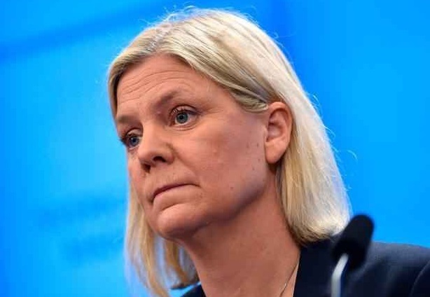 اولین نخست وزیر زن سوئد در اولین روز کاری استعفا کرد!