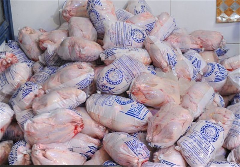 کشف و ضبط بیش از ۳۵۰۰کیلوگرم مرغ منجمد و معدوم سازی ۲۰۰ کیلوگرم مرغ فاسد از واحد غیر مجاز در تهران