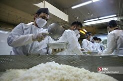 توزیع ۱۰۰ پرس غذای گرم در بین نیازمندان قزوین