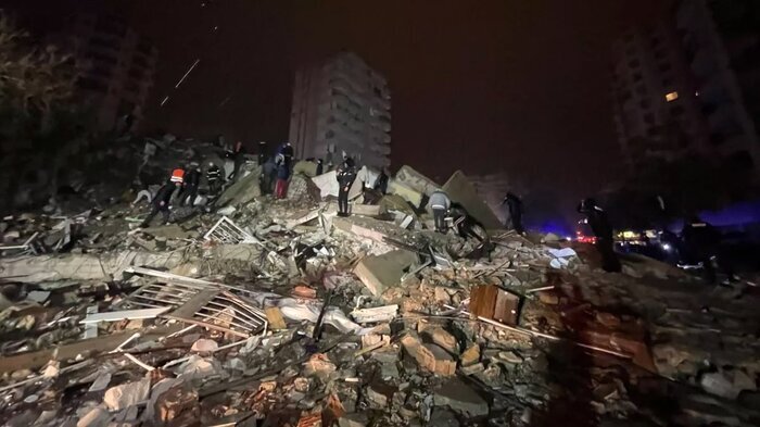 زلزله ۷.۴ ریشتری ترکیه را به لرزه در آورد / تلفات زلزله به 76 نفر رسید + فیلم