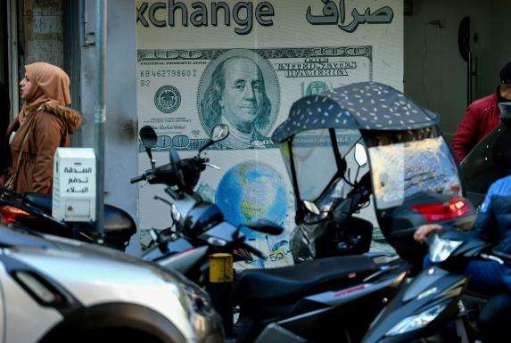 اعتصاب بانک‌های لبنان برای سومین هفته متوالی / تشدید تنش اقتصادی لبنان برنامه‌ریزی شده است؟