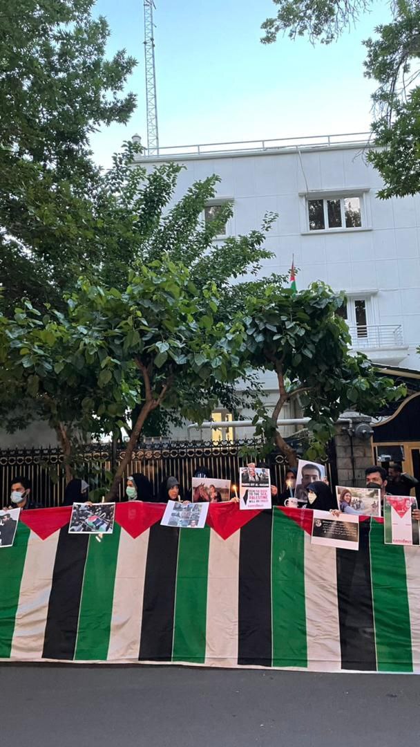 تجمع دانشجویی مردمی در مقابل سفارت فلسطین برگزار شد