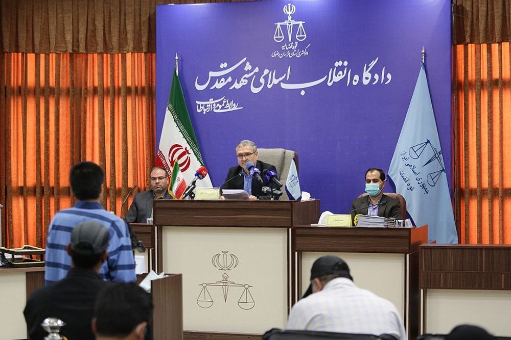 دادگاه رسیدگی به پرونده شهادت 2 روحانی در حرم رضوی برگزار شد / متهم دارای تفکرات تکفیری بود