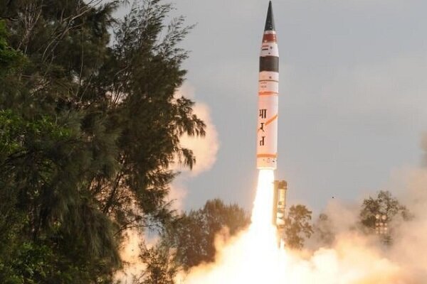 هند موشک «آگنی ۴» را با موفقیت آزمایش کرد