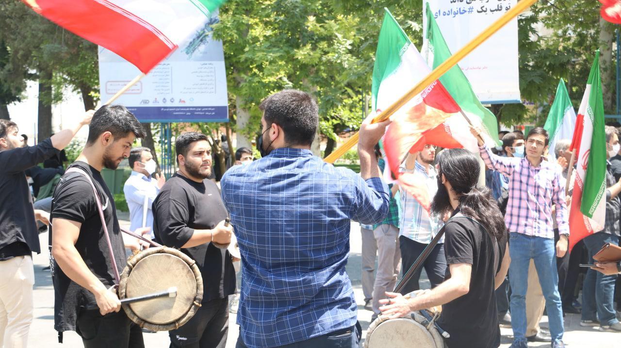 برگزاری اجتماع دانشجویان عزادار دانشگاه علم‌وصنعت در سوگ جانباختگان ریزش ساختمان متروپل آبادان