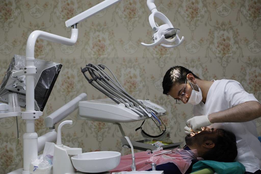 انحصار در حوزه دندانپزشکی عامل گرانی و بی‌کیفیتی خدمات دندان/ رشد کمیت و کیفیت دندانپزشکی با جمعیت متناسب نیست