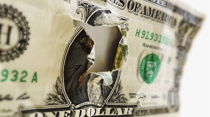 یک گام دیگر دلار آمریکا به گوشه رینگ رفت