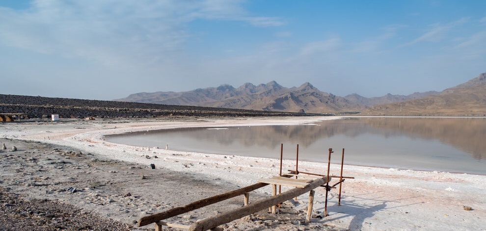 فاجعه زیست محیطی با خشک شدن کامل دریاچه ارومیه / بروز بیماری‌های تنفسی و خونی با وقوع توفان نمکی