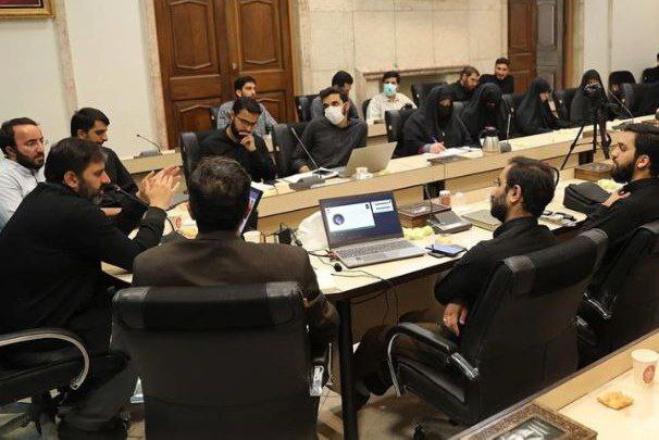 برگزاری نشست فعالان دانشجویی با دبیر شورای عالی جهاد سازندگی / استفاده از ظرفیت دانشگاه‌ها برای احیای واحد‌های اقتصادی