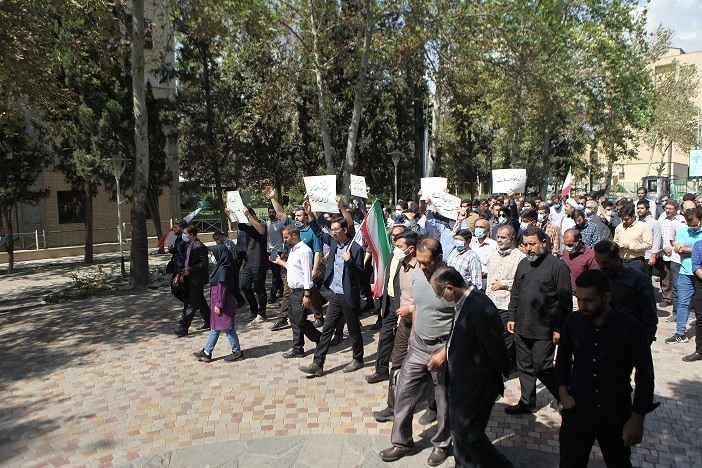 ادامه تجمعات دانشجویی در پی فوت مهسا امینی در دانشگاه‌های تهران/ از ورود افراد مشکوک به تجمعات تا ضرب و شتم دانشجویان از سوی افراد سوء استفاده گر