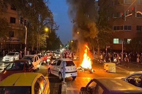 فاقد هویت، عاری از حقیقت!