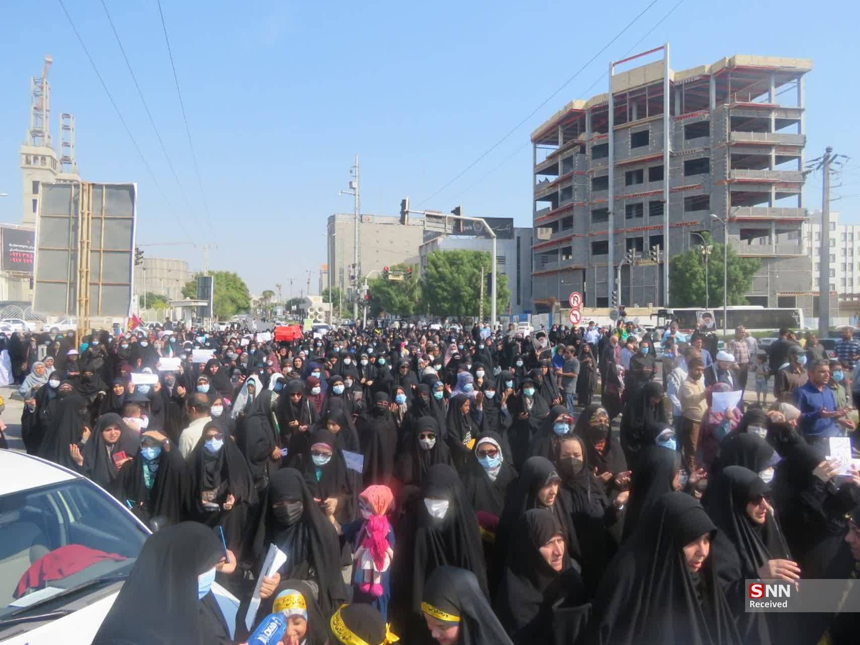 راهپیمایی مردم بندرعباس در محکومیت حادثه تروریستی حرم شاهچراغ+تصاویر