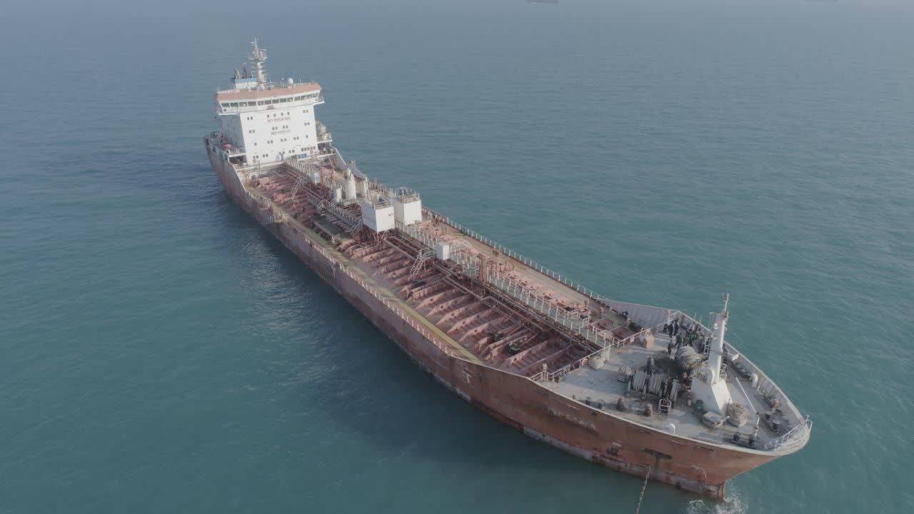 کشف ۱۱ میلیون لیتر سوخت قاچاق در خلیج فارس توسط نیروی دریایی سپاه
