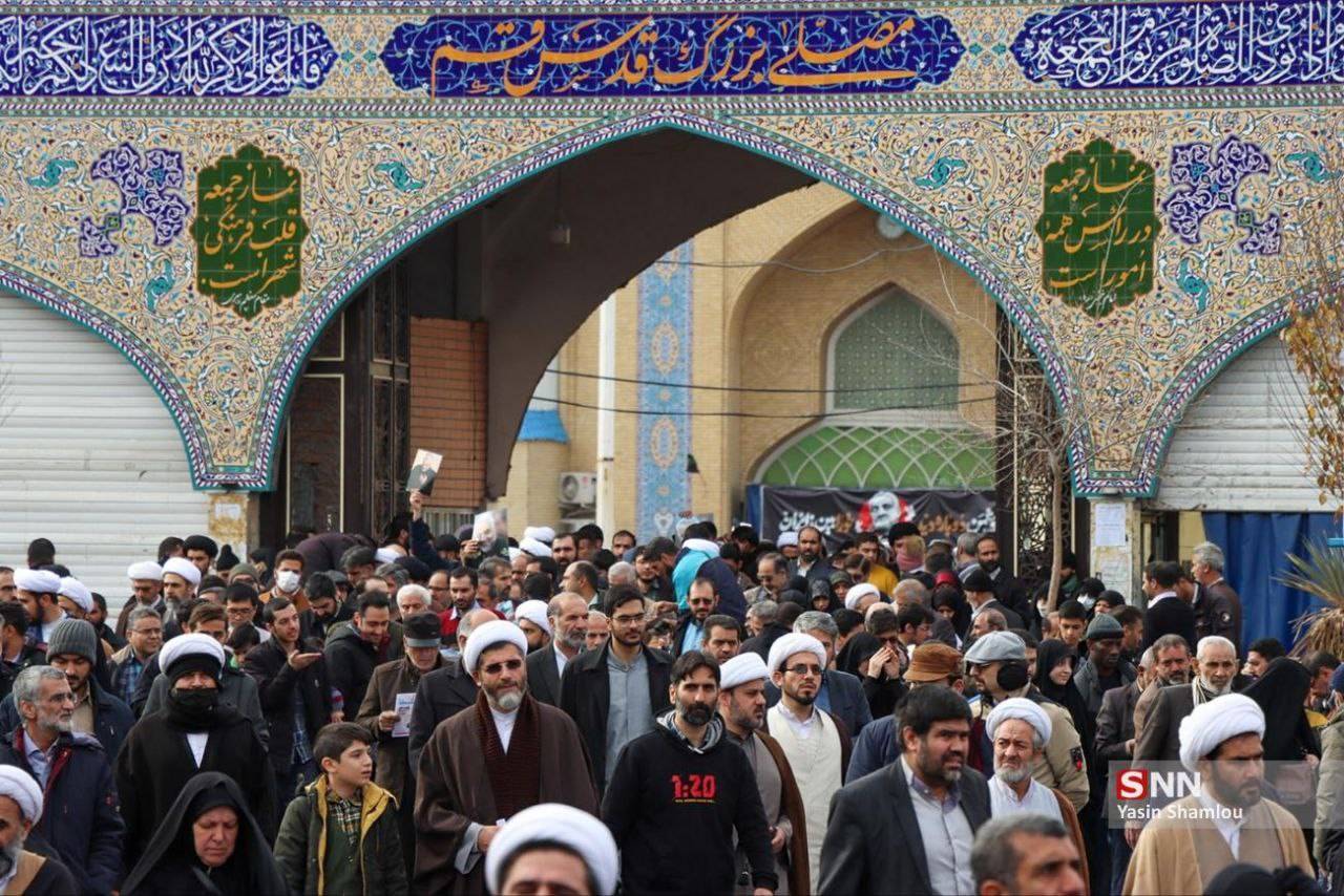 تجمع مردم قم در محکومیت حادثه کرمان+ تصاویر