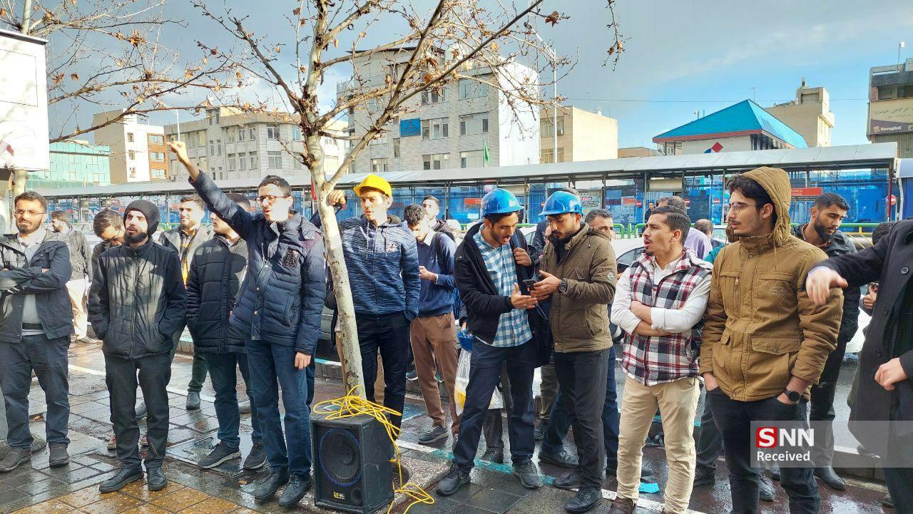 برپایی تجمع دانشجویان در مقابل وزارت کار در اعتراض به سرکوب دستمزد کارگران +تصاویر