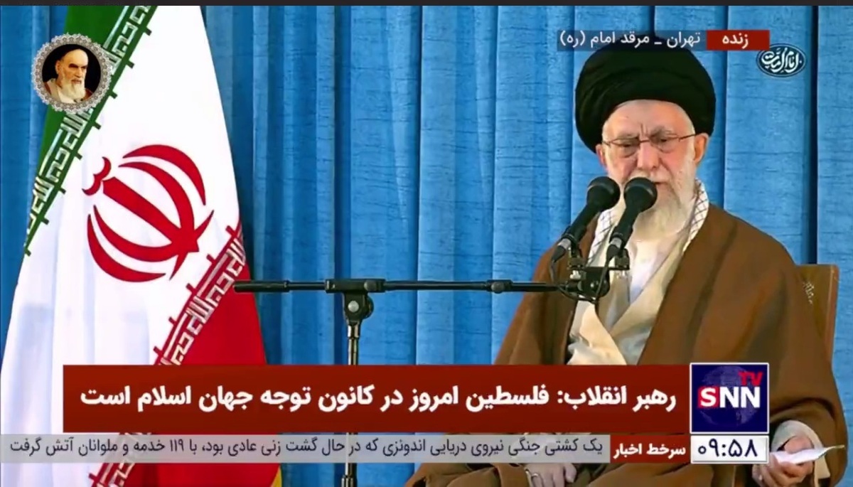 رهبر انقلاب: معنویت در دنیا از بین رفته و کم رنگ شده بود؛ حرکت امام رنگ معنویت را در دنیا زنده کرد