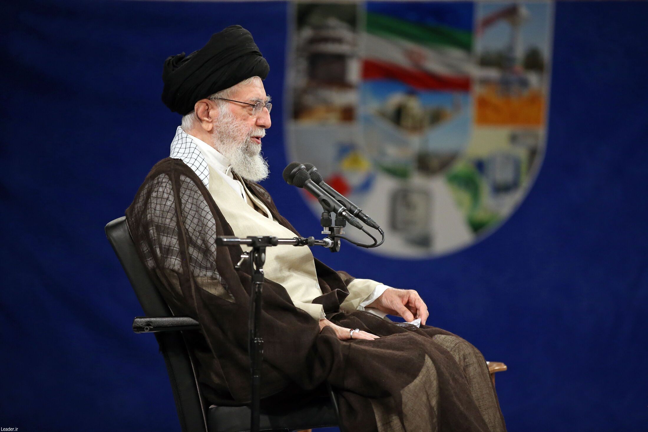 رهبر انقلاب: ما روی مبنای اسلامی‌مان نمی‌خواهیم طرف سلاح هسته‌ای برویم و الا اگر این نبود جلویش را نمی‌توانستند بگیرند